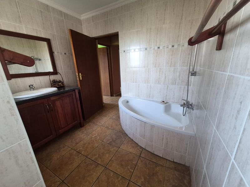 5 Bedroom Property for Sale in Cornwall Hill Gauteng