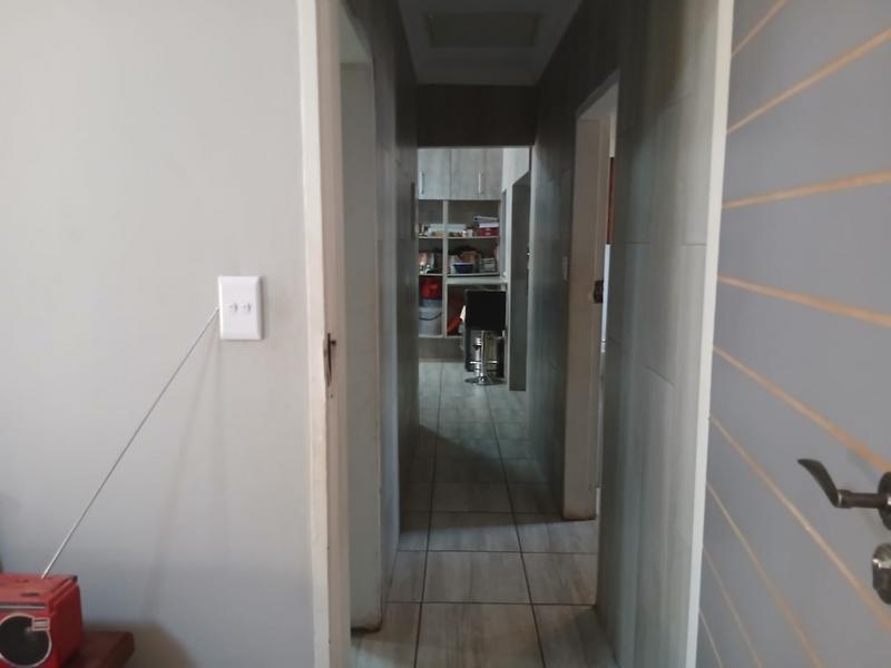 3 Bedroom Property for Sale in Mountain View Gauteng