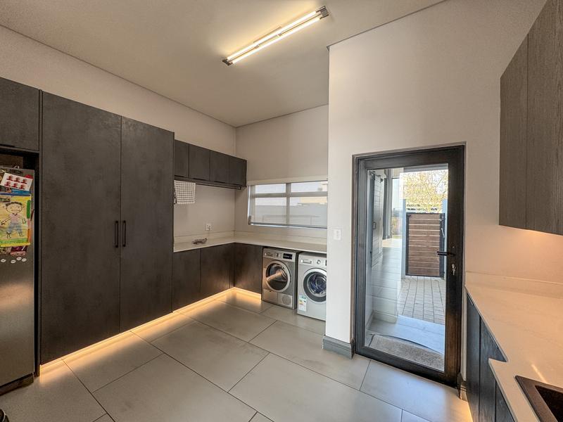 4 Bedroom Property for Sale in Midstream Ridge Gauteng