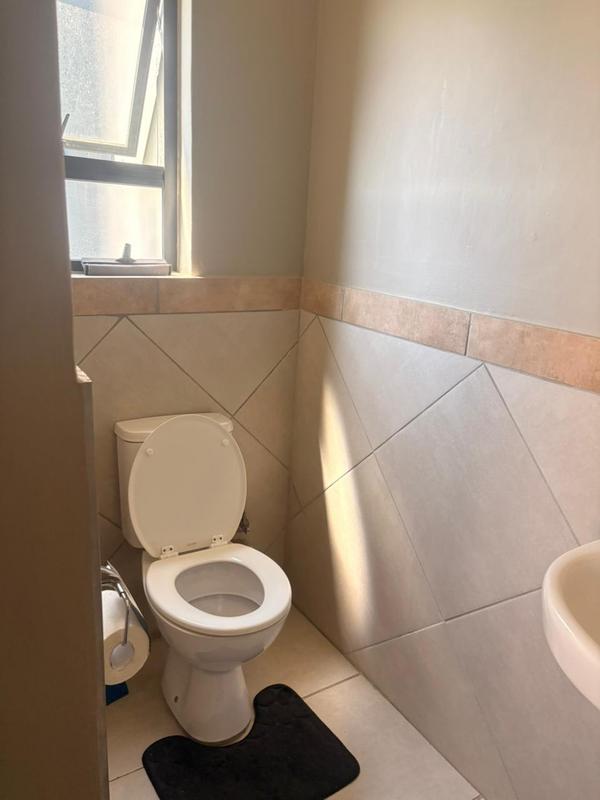 To Let 3 Bedroom Property for Rent in Glen Austin Gauteng