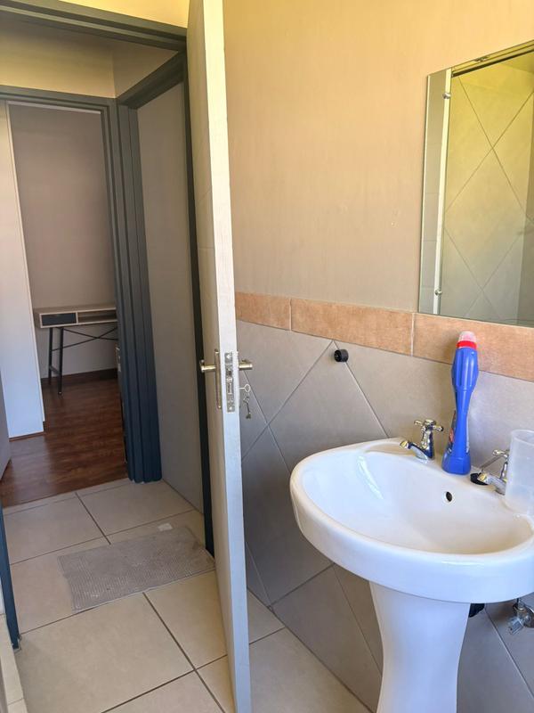 To Let 3 Bedroom Property for Rent in Glen Austin Gauteng