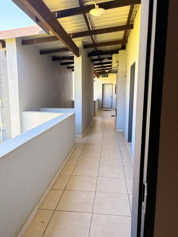 To Let 3 Bedroom Property for Rent in Glen Austin Gauteng