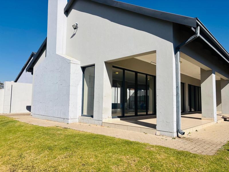 To Let 3 Bedroom Property for Rent in Glen Austin Gauteng