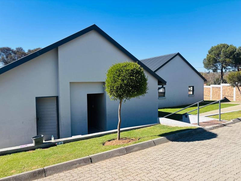 To Let 3 Bedroom Property for Rent in Glen Austin Gauteng