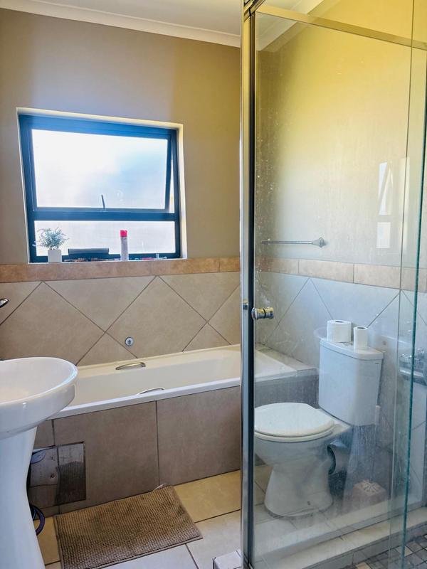 To Let 3 Bedroom Property for Rent in Glen Austin Gauteng