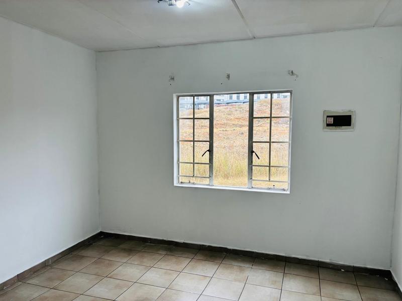 To Let 2 Bedroom Property for Rent in Fleurhof Gauteng