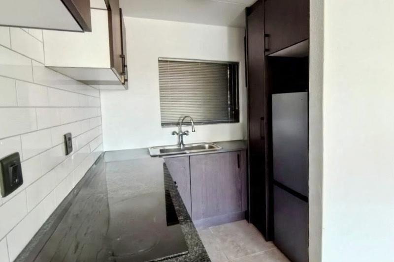 1 Bedroom Property for Sale in Bedfordview Gauteng