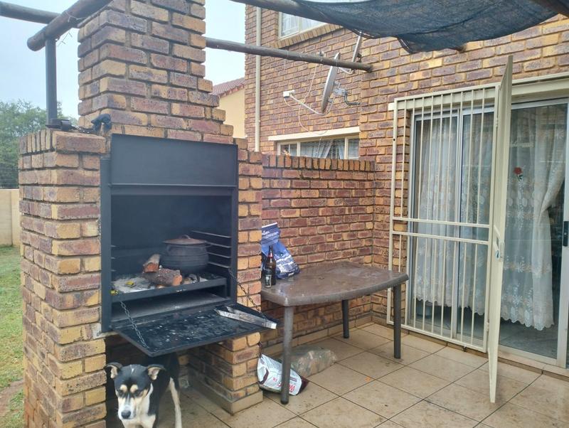 2 Bedroom Property for Sale in Willow Park Manor Gauteng