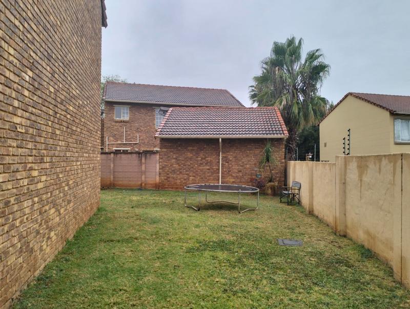 2 Bedroom Property for Sale in Willow Park Manor Gauteng