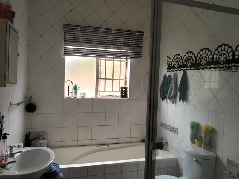 2 Bedroom Property for Sale in Willow Park Manor Gauteng