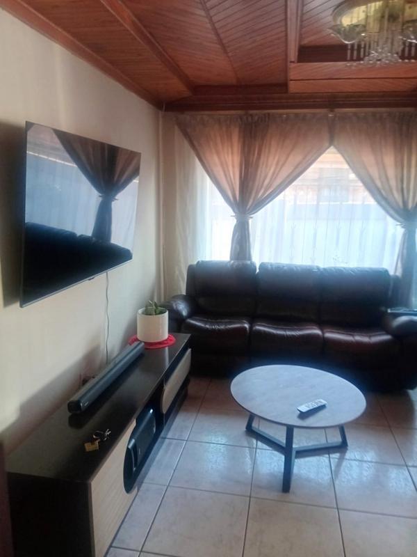 To Let 3 Bedroom Property for Rent in Nguni Section Gauteng