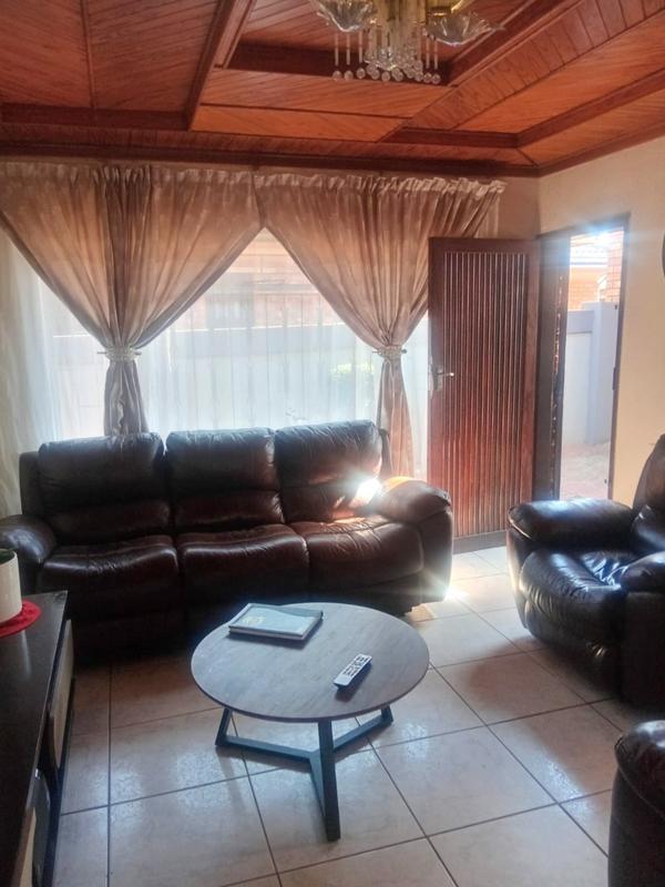 To Let 3 Bedroom Property for Rent in Nguni Section Gauteng