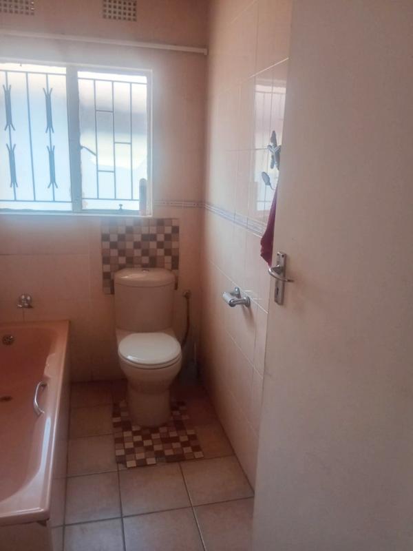 To Let 3 Bedroom Property for Rent in Nguni Section Gauteng