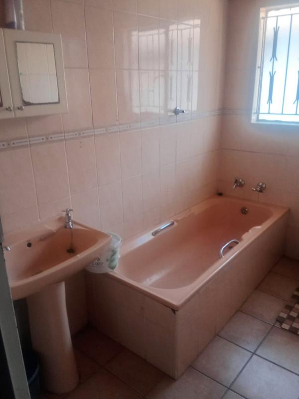 To Let 3 Bedroom Property for Rent in Nguni Section Gauteng