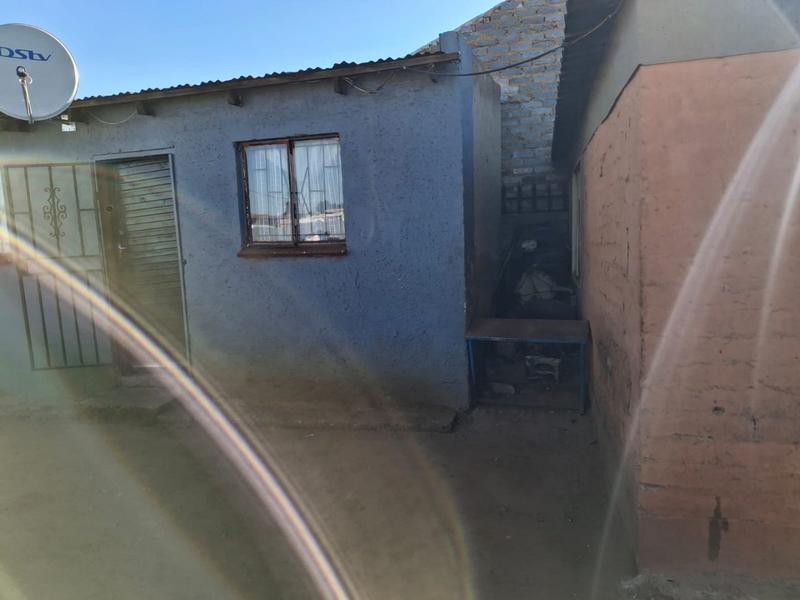 1 Bedroom Property for Sale in Rondebult Gauteng