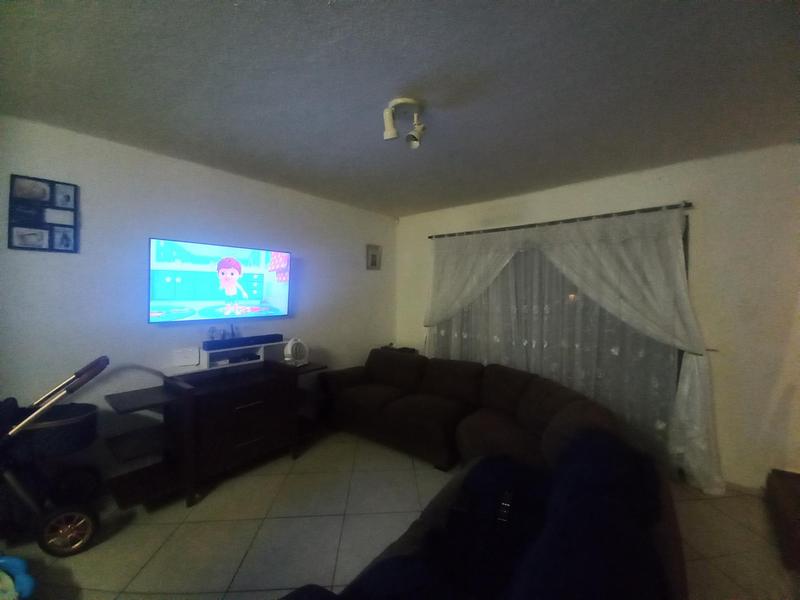 2 Bedroom Property for Sale in Heuwelsig Estate Gauteng