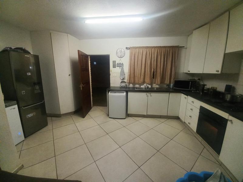 2 Bedroom Property for Sale in Heuwelsig Estate Gauteng