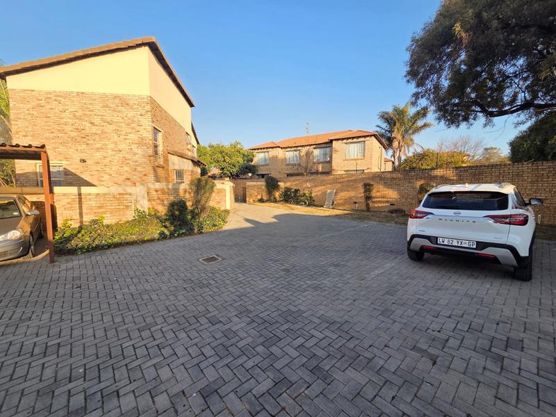 2 Bedroom Property for Sale in Heuwelsig Estate Gauteng