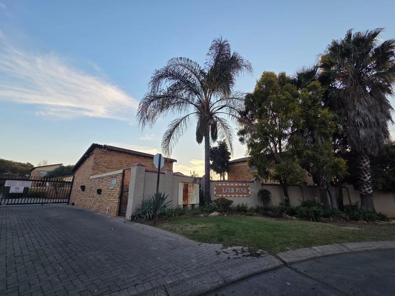 2 Bedroom Property for Sale in Heuwelsig Estate Gauteng