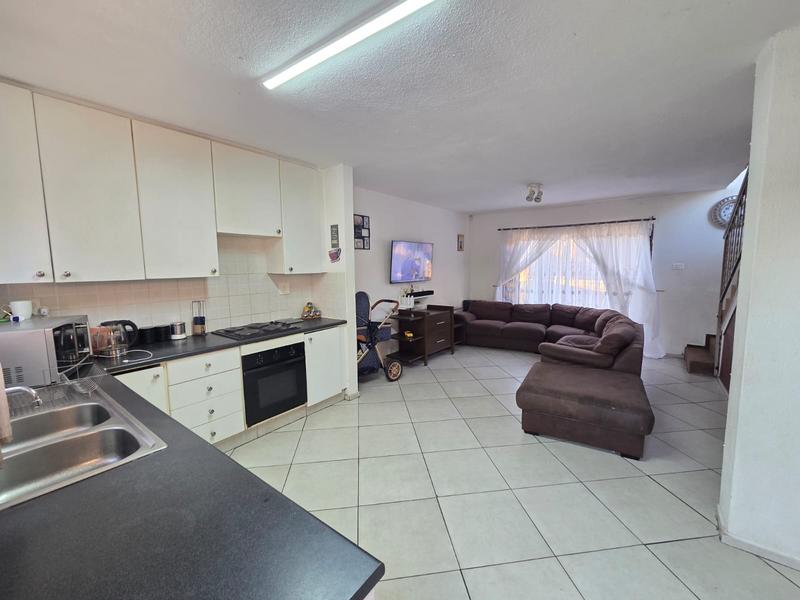 2 Bedroom Property for Sale in Heuwelsig Estate Gauteng