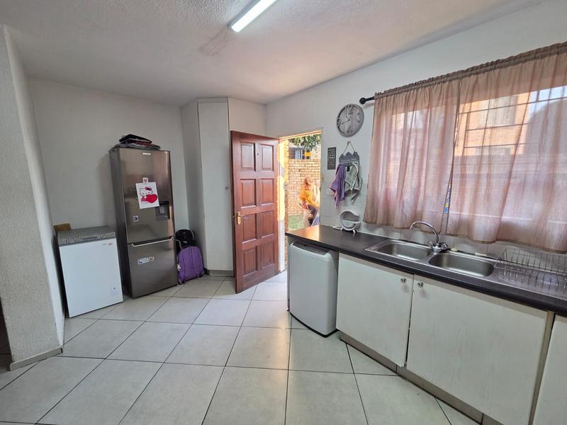 2 Bedroom Property for Sale in Heuwelsig Estate Gauteng