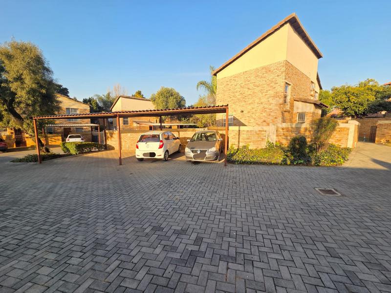 2 Bedroom Property for Sale in Heuwelsig Estate Gauteng