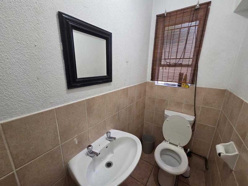 2 Bedroom Property for Sale in Heuwelsig Estate Gauteng