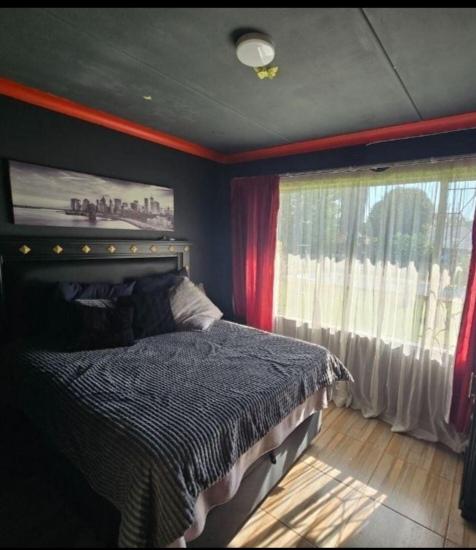3 Bedroom Property for Sale in Rhodesfield Gauteng