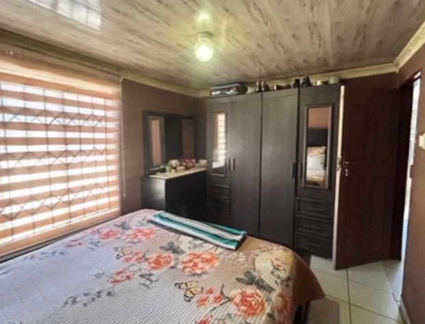 7 Bedroom Property for Sale in Payneville Gauteng