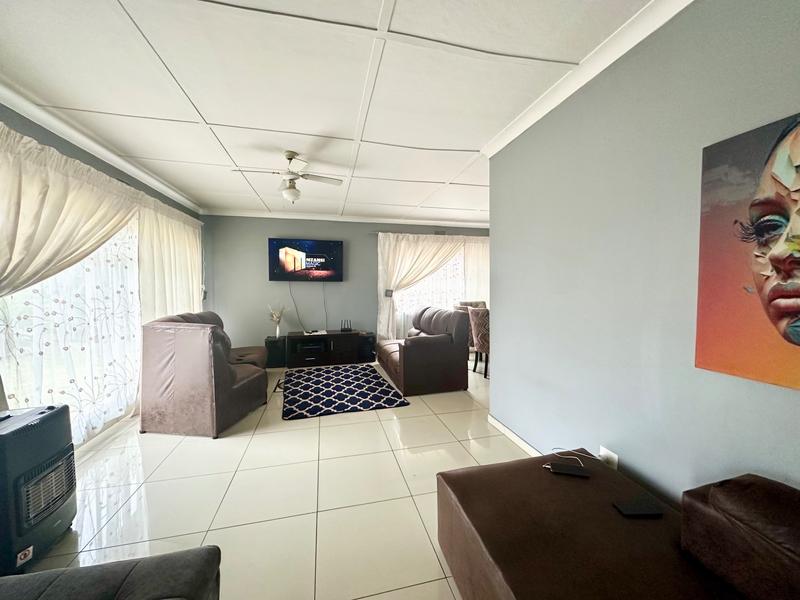3 Bedroom Property for Sale in Selcourt Gauteng