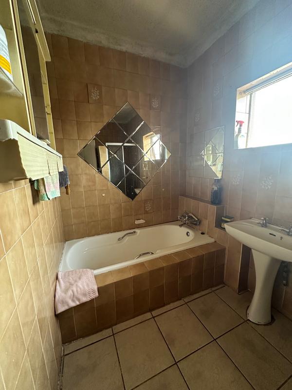 3 Bedroom Property for Sale in Selcourt Gauteng