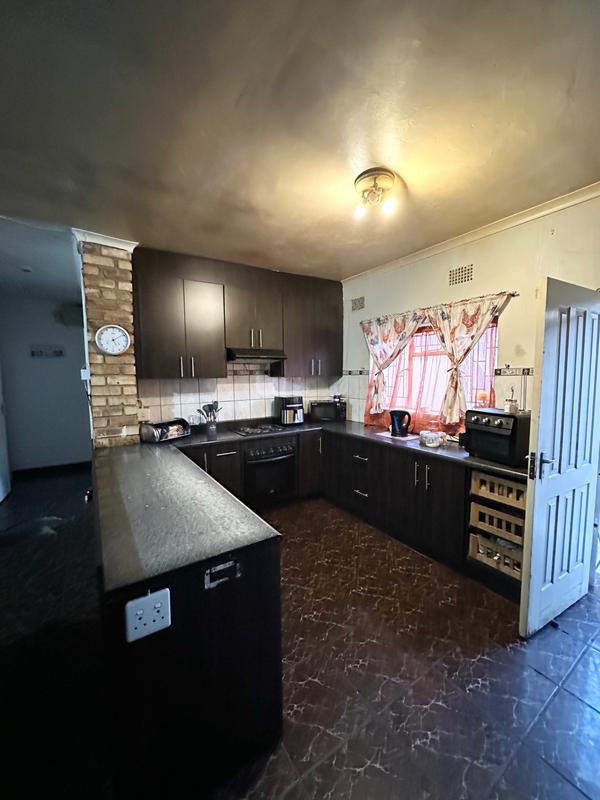 4 Bedroom Property for Sale in Strubenvale Gauteng