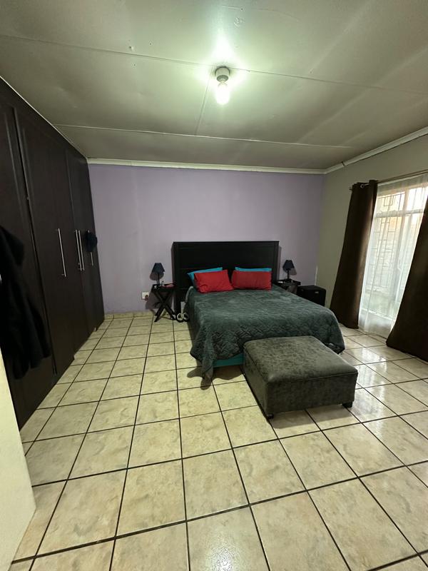 4 Bedroom Property for Sale in Strubenvale Gauteng