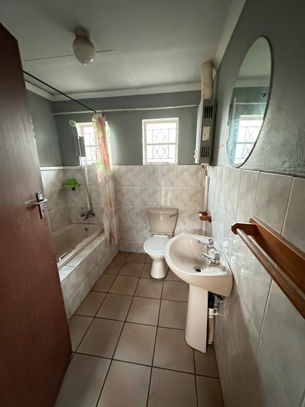 4 Bedroom Property for Sale in Strubenvale Gauteng