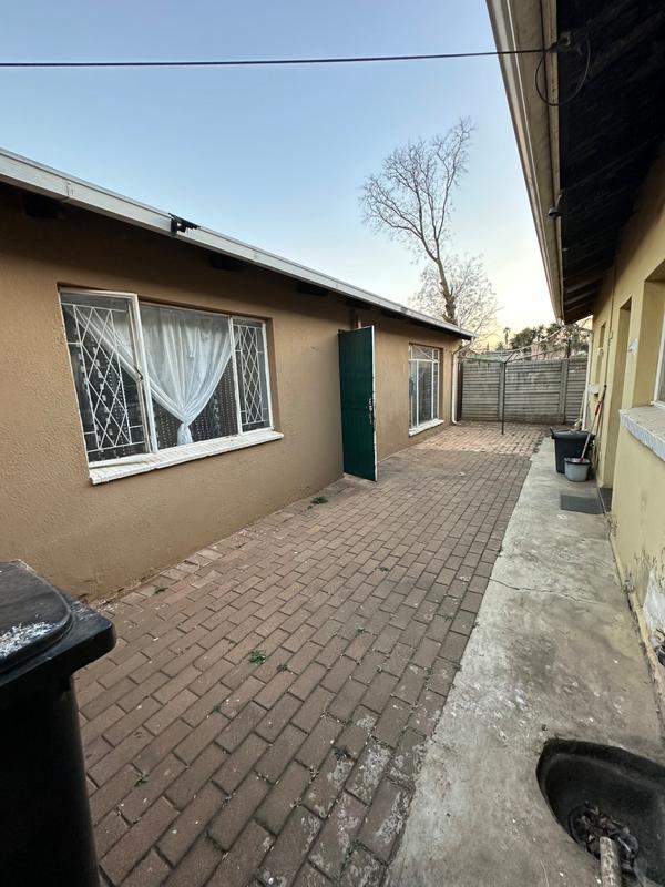 4 Bedroom Property for Sale in Strubenvale Gauteng