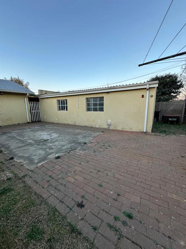 4 Bedroom Property for Sale in Strubenvale Gauteng