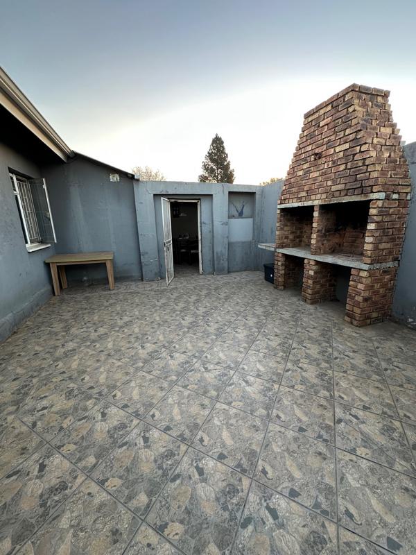 4 Bedroom Property for Sale in Strubenvale Gauteng