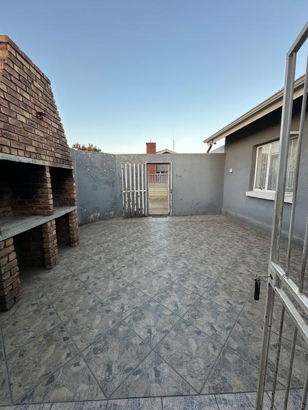 4 Bedroom Property for Sale in Strubenvale Gauteng