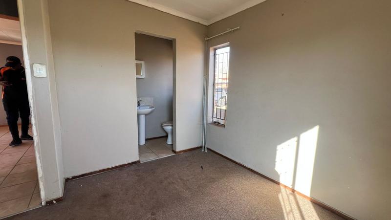 3 Bedroom Property for Sale in Protea Glen Gauteng