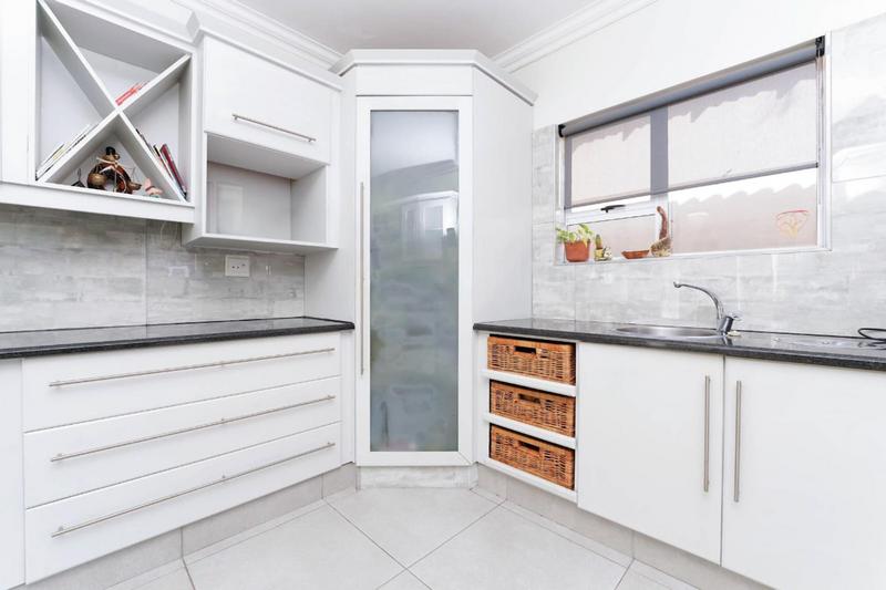To Let 3 Bedroom Property for Rent in Cedar Lakes Gauteng