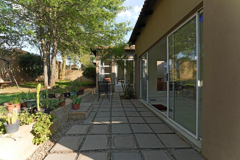 To Let 3 Bedroom Property for Rent in Cedar Lakes Gauteng