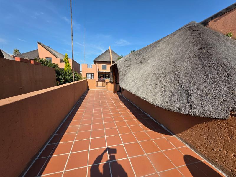 2 Bedroom Property for Sale in Sunninghill Gauteng