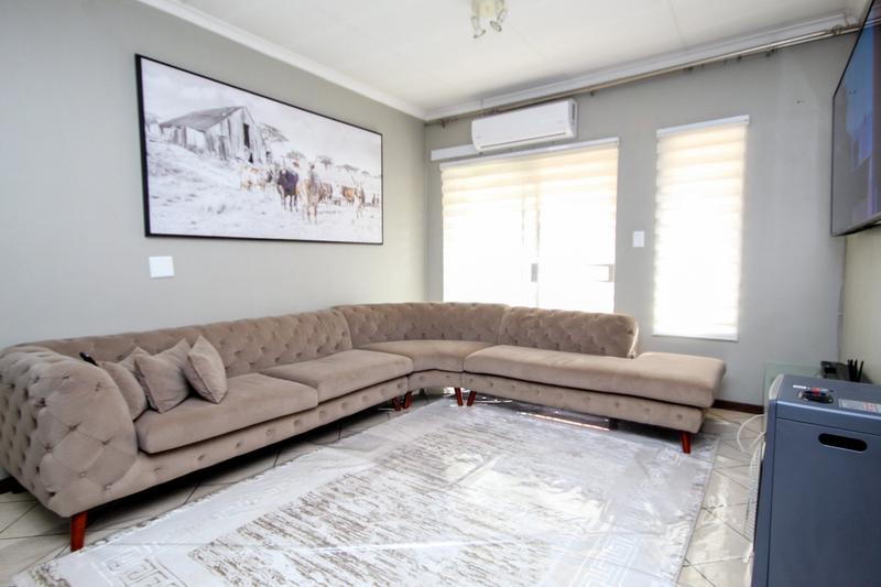 3 Bedroom Property for Sale in Monavoni Gauteng