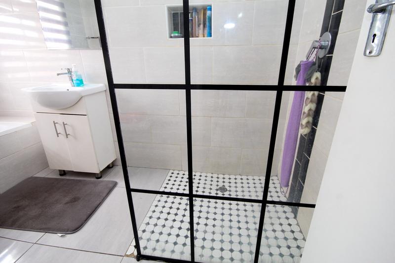 3 Bedroom Property for Sale in Monavoni Gauteng