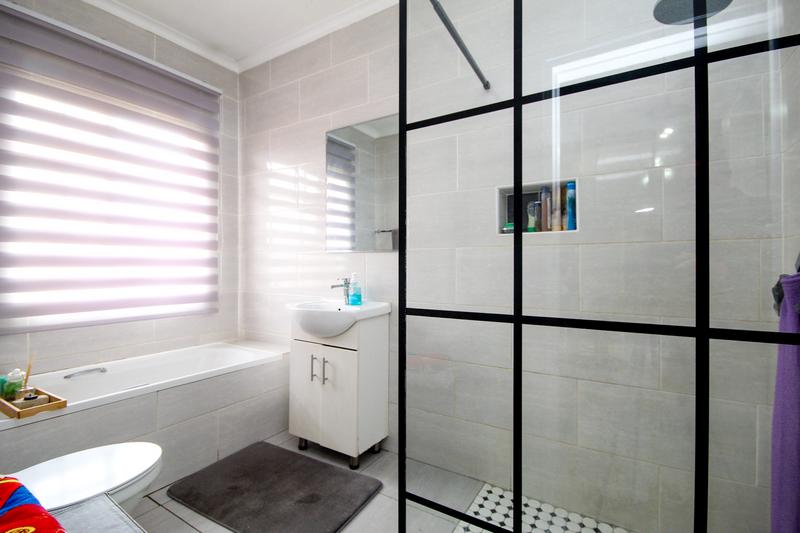 3 Bedroom Property for Sale in Monavoni Gauteng