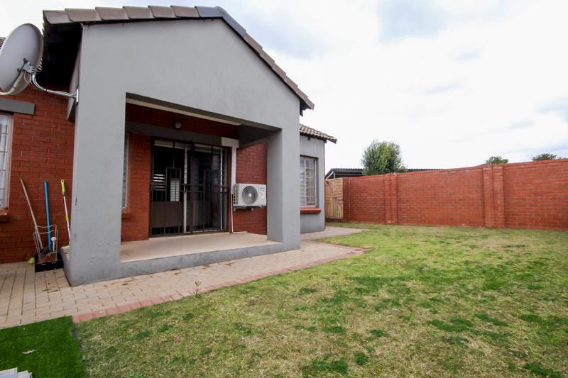 3 Bedroom Property for Sale in Monavoni Gauteng