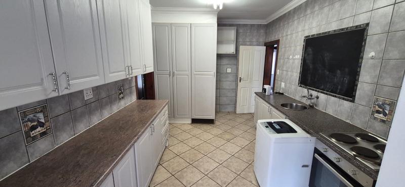 5 Bedroom Property for Sale in Raslouw A H Gauteng