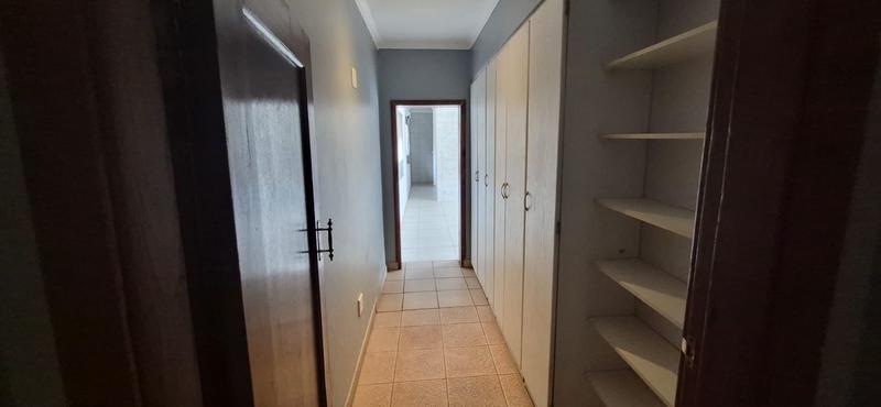 5 Bedroom Property for Sale in Raslouw A H Gauteng