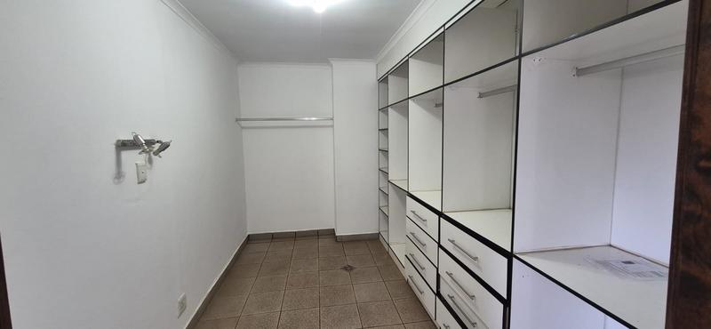5 Bedroom Property for Sale in Raslouw A H Gauteng
