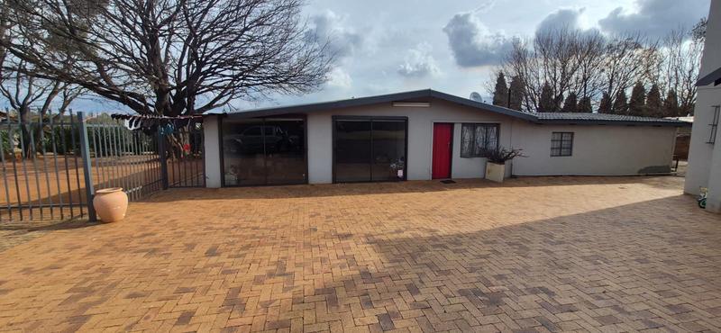 5 Bedroom Property for Sale in Raslouw A H Gauteng